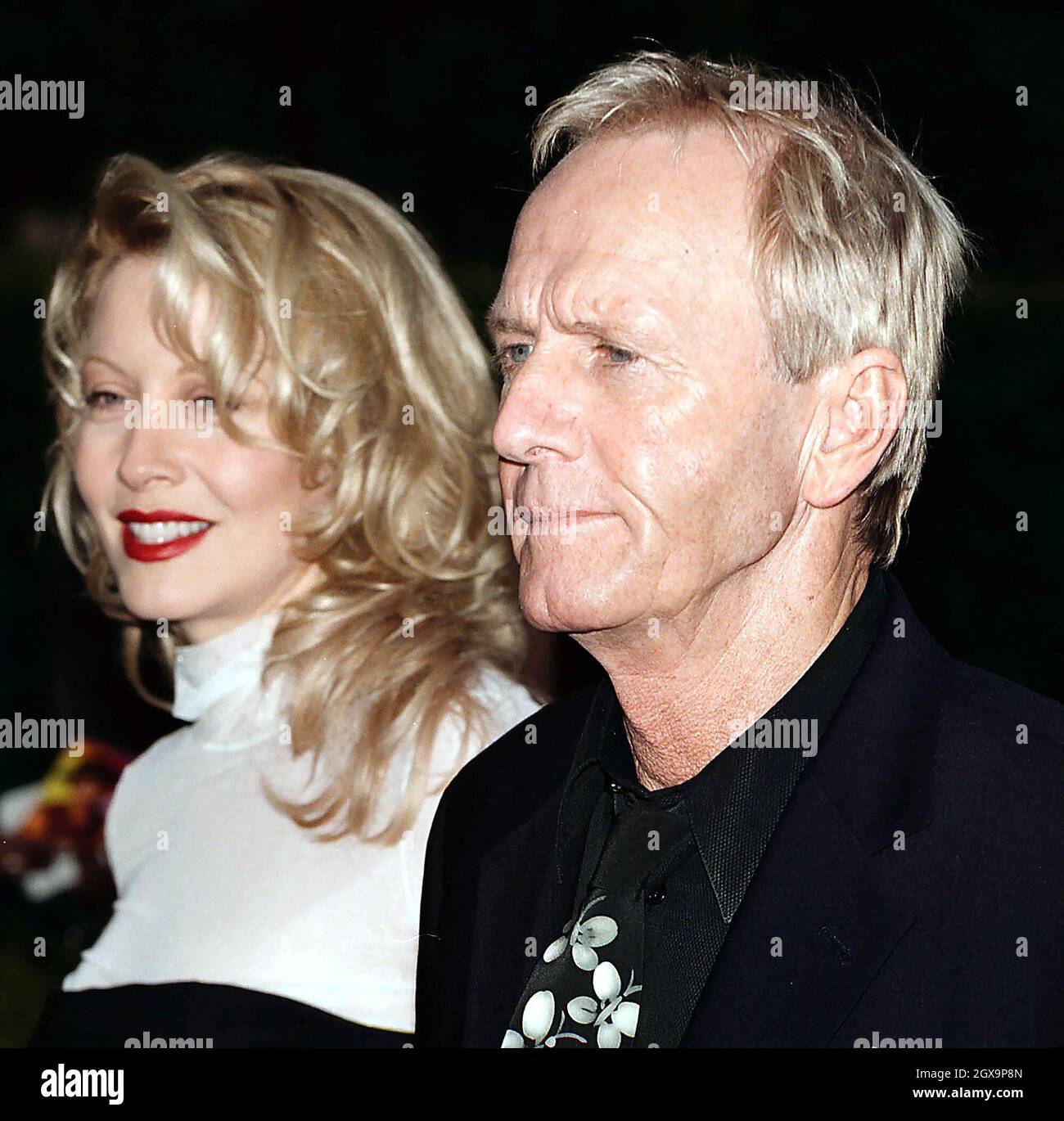 Paul Hogan et la femme Linda Kozlowski à la Crocodile Dundee trois première à Los Angeles. Banque D'Images