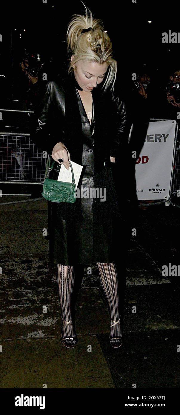 La socialite Tamara Beckwith assistait à la galerie Saatchi anniversaire de New Blood, un spectacle de nouveaux artistes à Londres. Banque D'Images