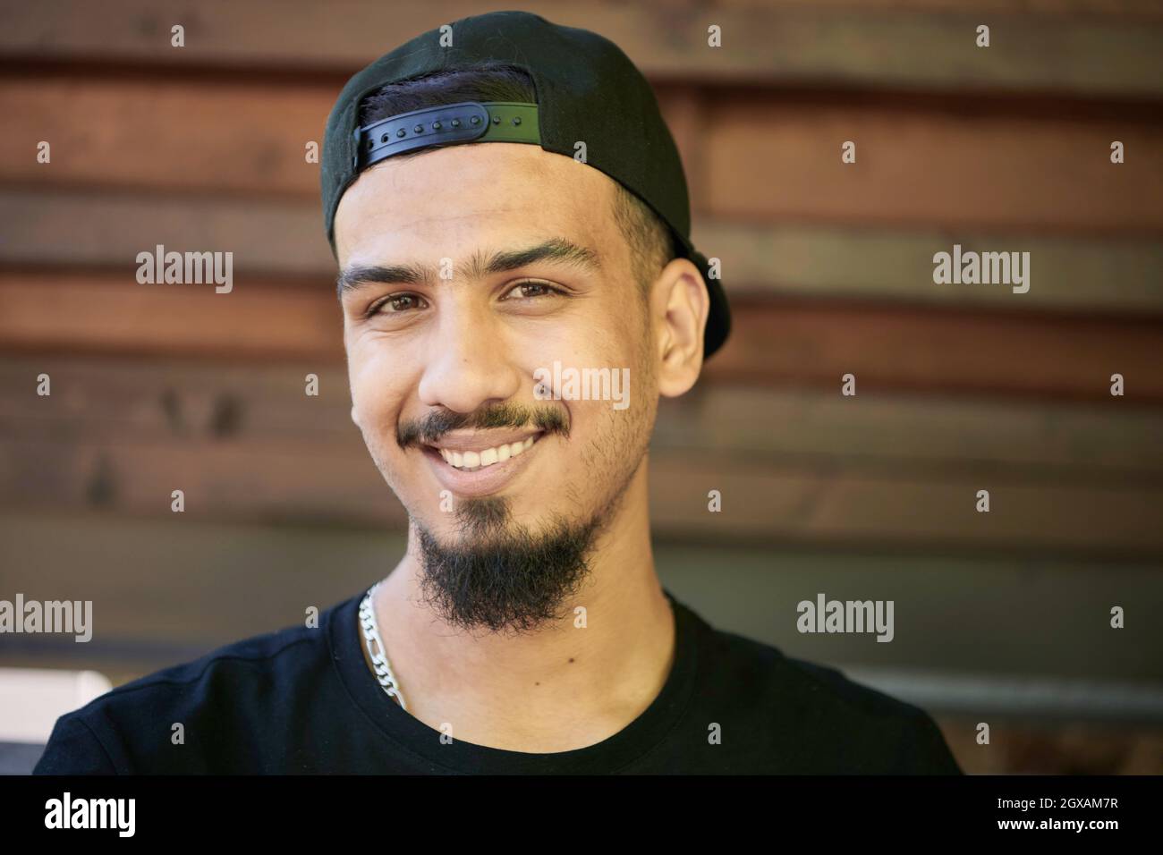 portrait d'étudiant ou de jeune homme d'affaires à la mode du moyen-orient Banque D'Images