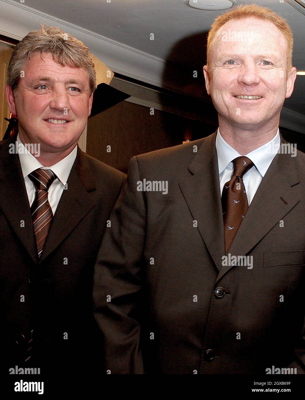 Willie Miller et Steve Bruce à HMV football Extravaganza à Grosvenor House Hotel, Park Lane, Londres, 29.03.05. Banque D'Images