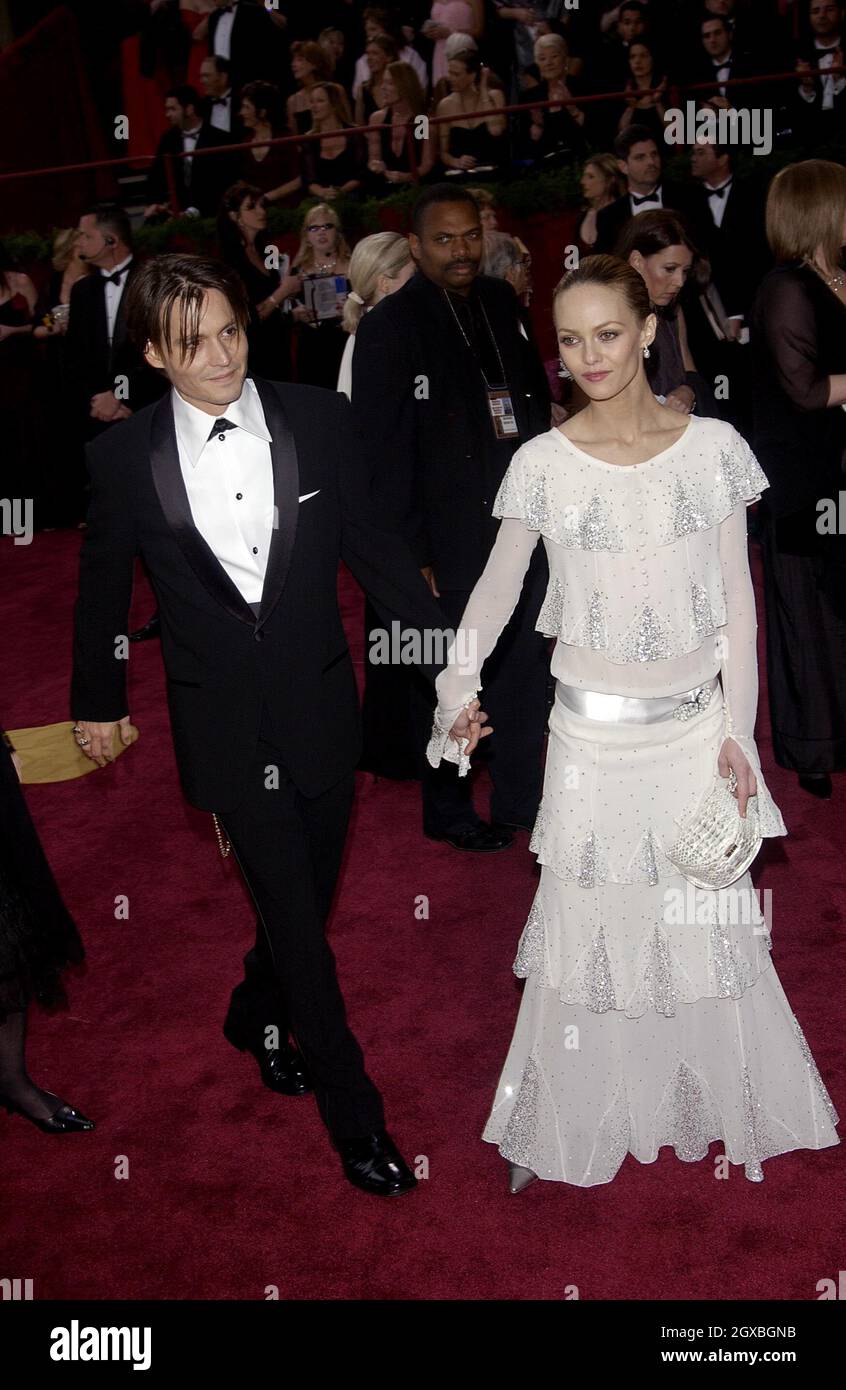 Vanessa Paradis et Johnny Deep arrivs au 76e Annual Academy Awards au Kodak Theatre de LOS ANGELES. Banque D'Images