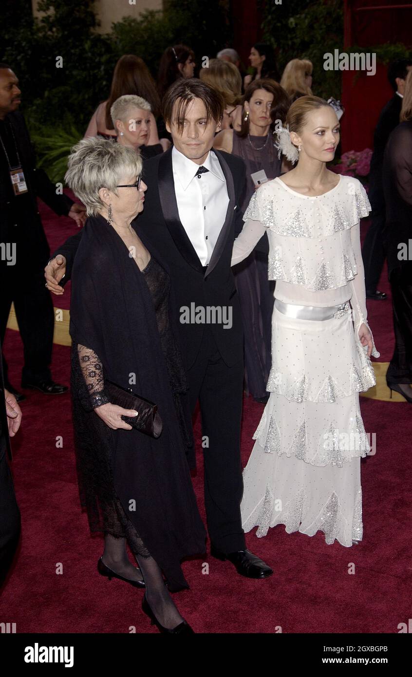 Vanessa Paradis et Johnny Deep arrivs au 76e Annual Academy Awards au Kodak Theatre de LOS ANGELES. Banque D'Images