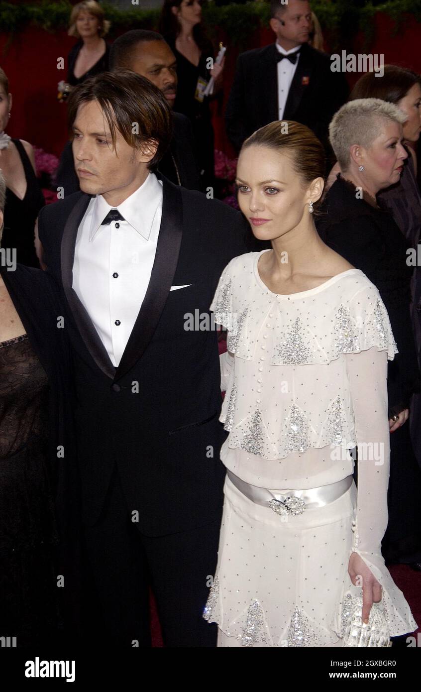 Vanessa Paradis et Johnny Deep arrivs au 76e Annual Academy Awards au Kodak Theatre de LOS ANGELES. Banque D'Images