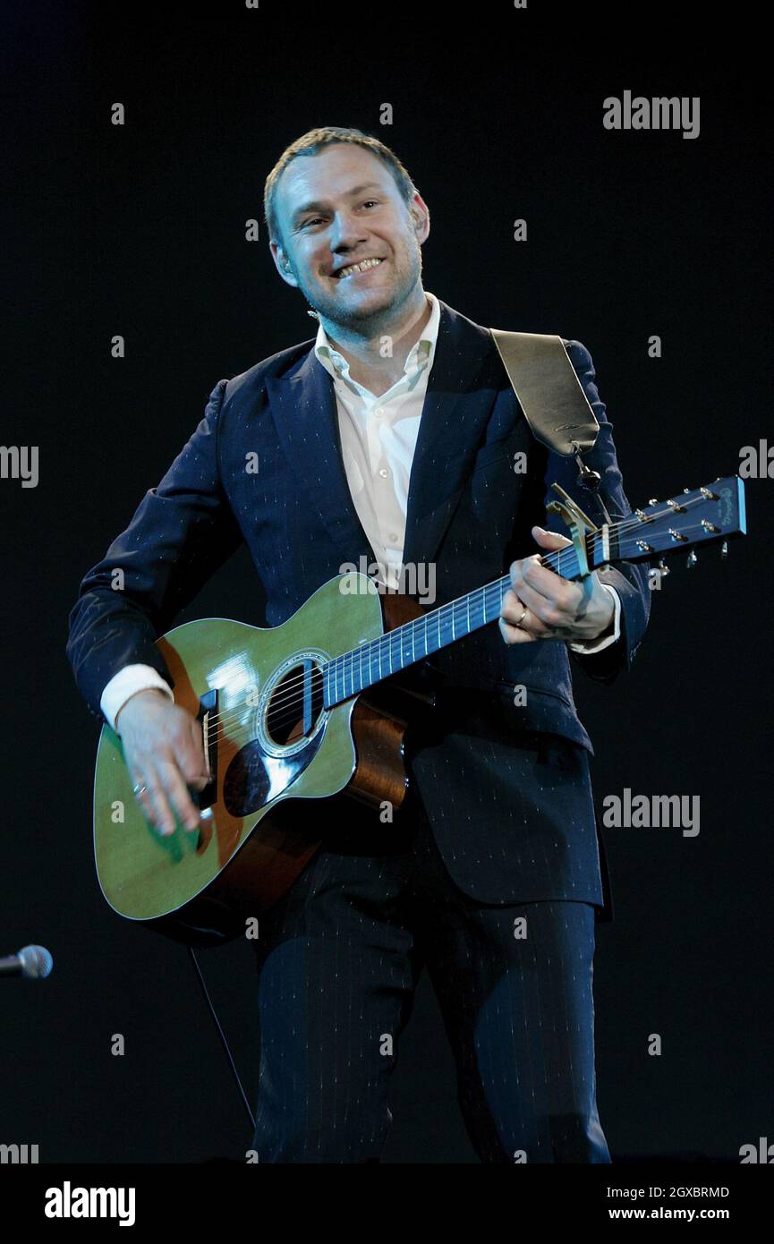 David Gray se produit et fait les gros titres sur scène au O2 Wireless Festival 2006 à Hyde Park le 22 juin 2006 à Londres Suzan/Empics Banque D'Images