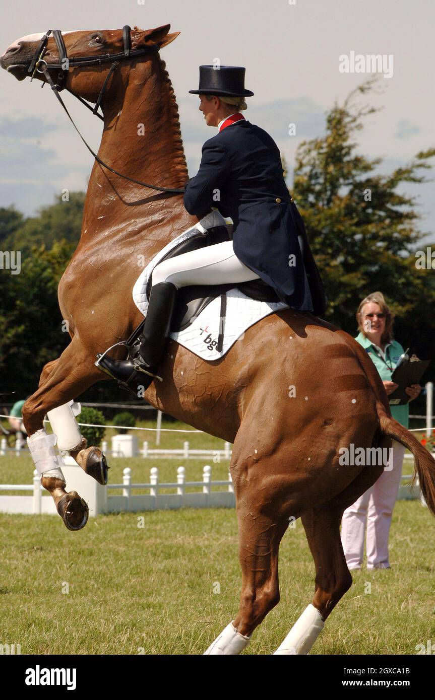 Zara Phillips à bord de son cheval, Toytown pendant le Festival of British Eventing à Gatcombe Park, Gloucestershire. Banque D'Images