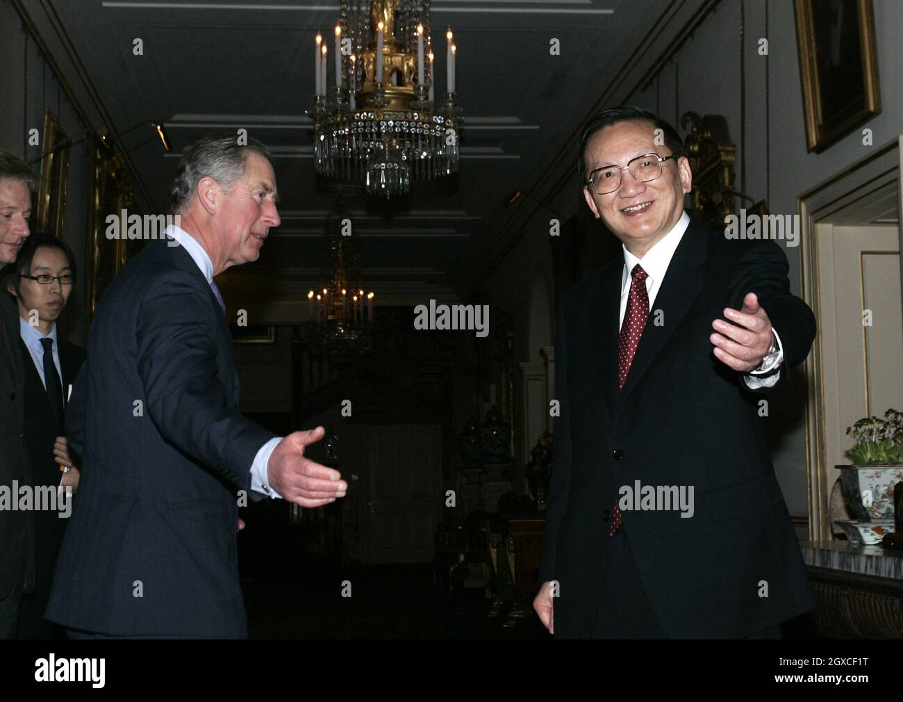 Le Prince Charles, Prince de Galles rencontre le conseiller d'État chinois Tang Jiaxuan à Clarence House le 19 février 2008. Banque D'Images