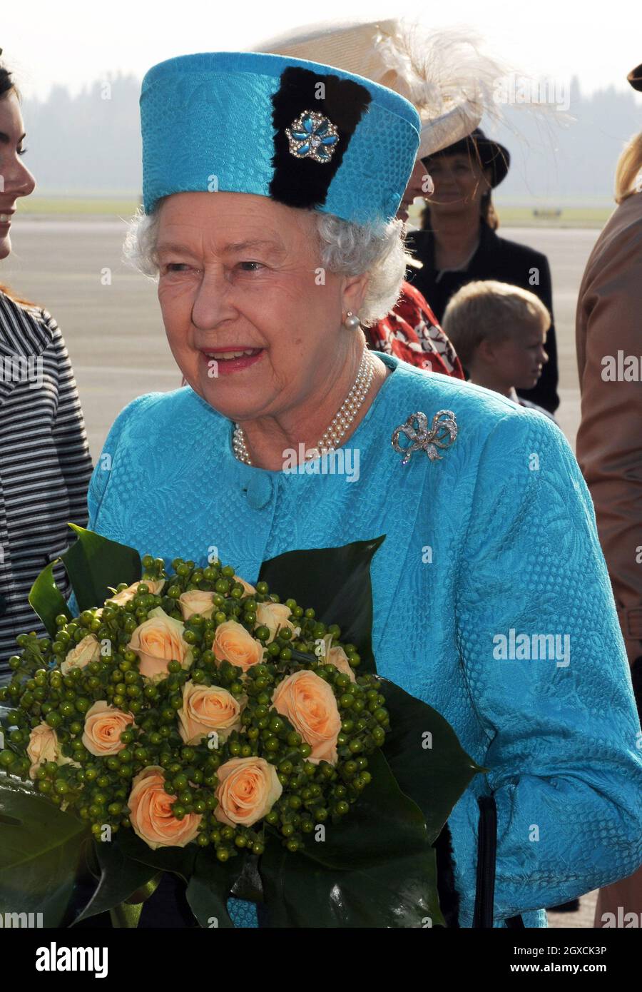 La reine Elizabeth ll arrive à l'aéroport de Joze Pucnik au début d'une visite d'État en Slovénie. Banque D'Images