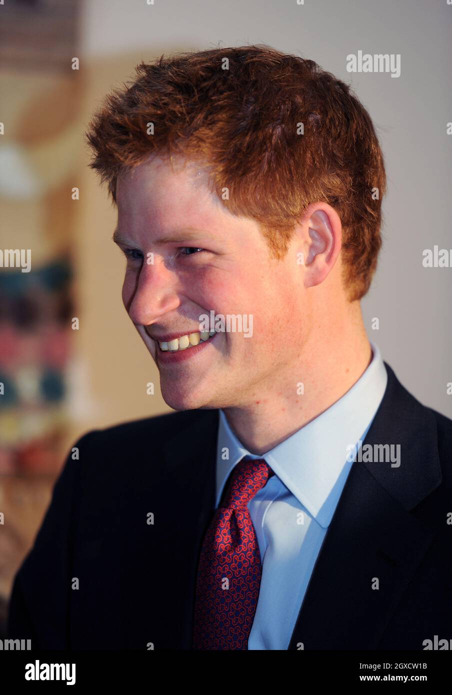 Le Prince Harry arrive à l'aéroport Grantley Adams de Bridgetown au début de sa visite à la Barbade le 29 janvier 2010.Le Prince Harry se rend sur l'île pour participer dimanche à la coupe de polo Sentebale afin de recueillir des fonds pour aider les enfants vulnérables du Lesotho. Banque D'Images