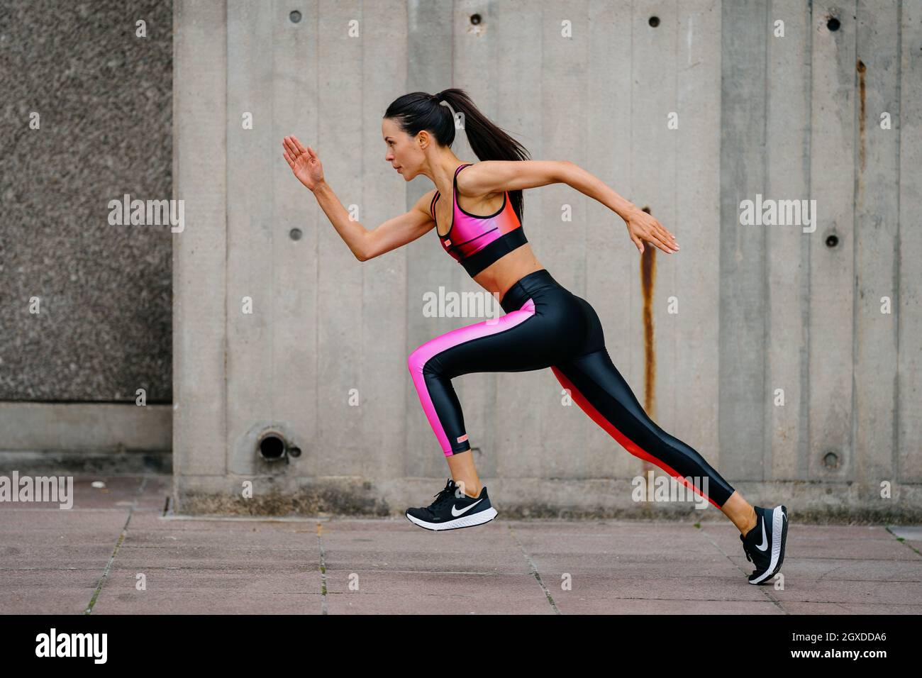 Tenue de sport rose sales