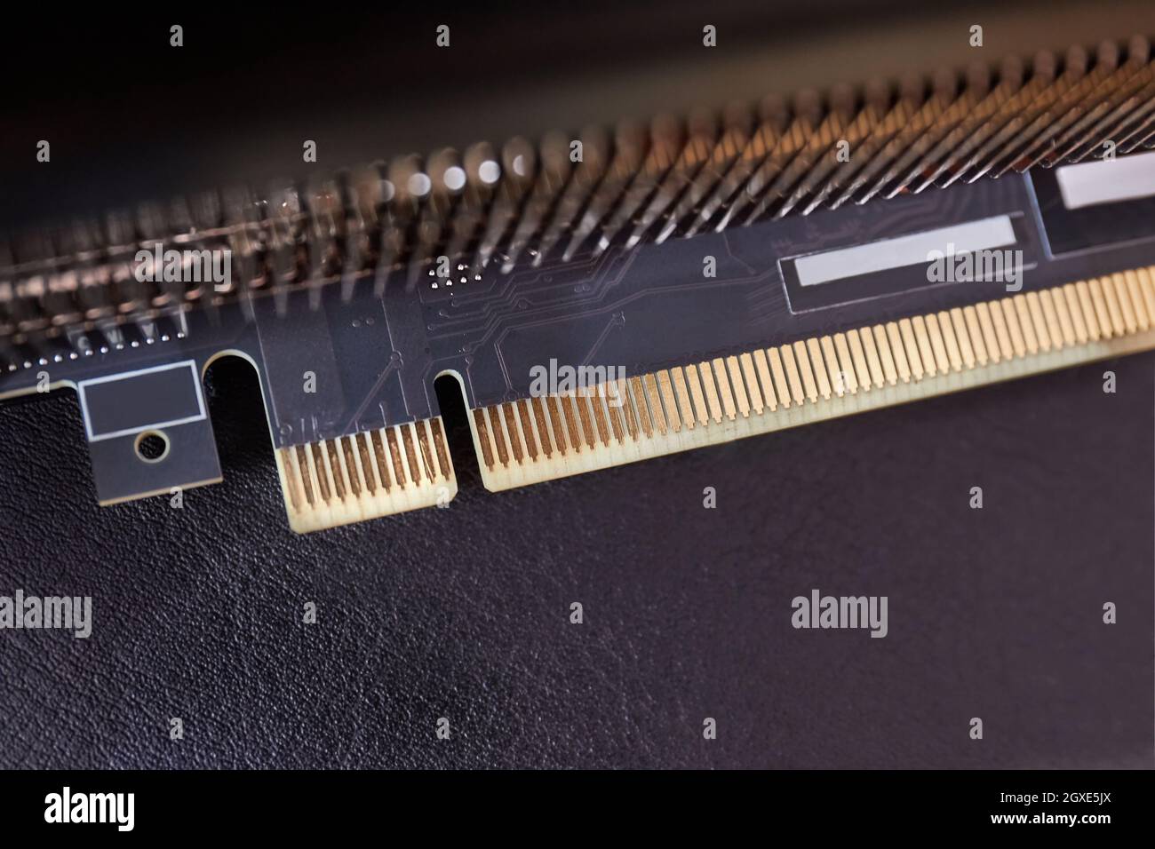 Détail du connecteur PCI Express PCIe sur une carte graphique haut de gamme  Photo Stock - Alamy