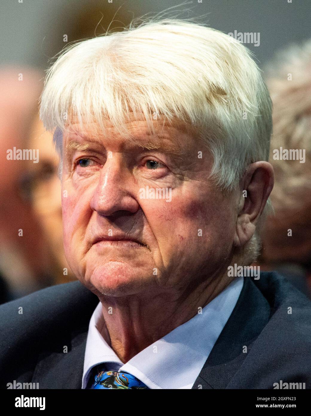 Manchester, Angleterre, Royaume-Uni. 5 octobre 2021. PHOTO : Stanley Johnson - Père du Premier ministre britannique Boris Johnson. Scènes pendant la Conférence du parti conservateur #CPC21. Crédit : Colin Fisher/Alay Live News Banque D'Images