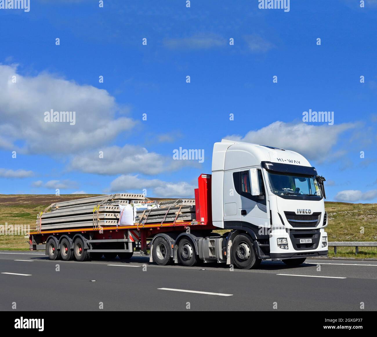 HGV. Hi-Way Services Limited. Autoroute M6, en direction du sud. Shap, Cumbria, Angleterre, Royaume-Uni, Europe. Banque D'Images