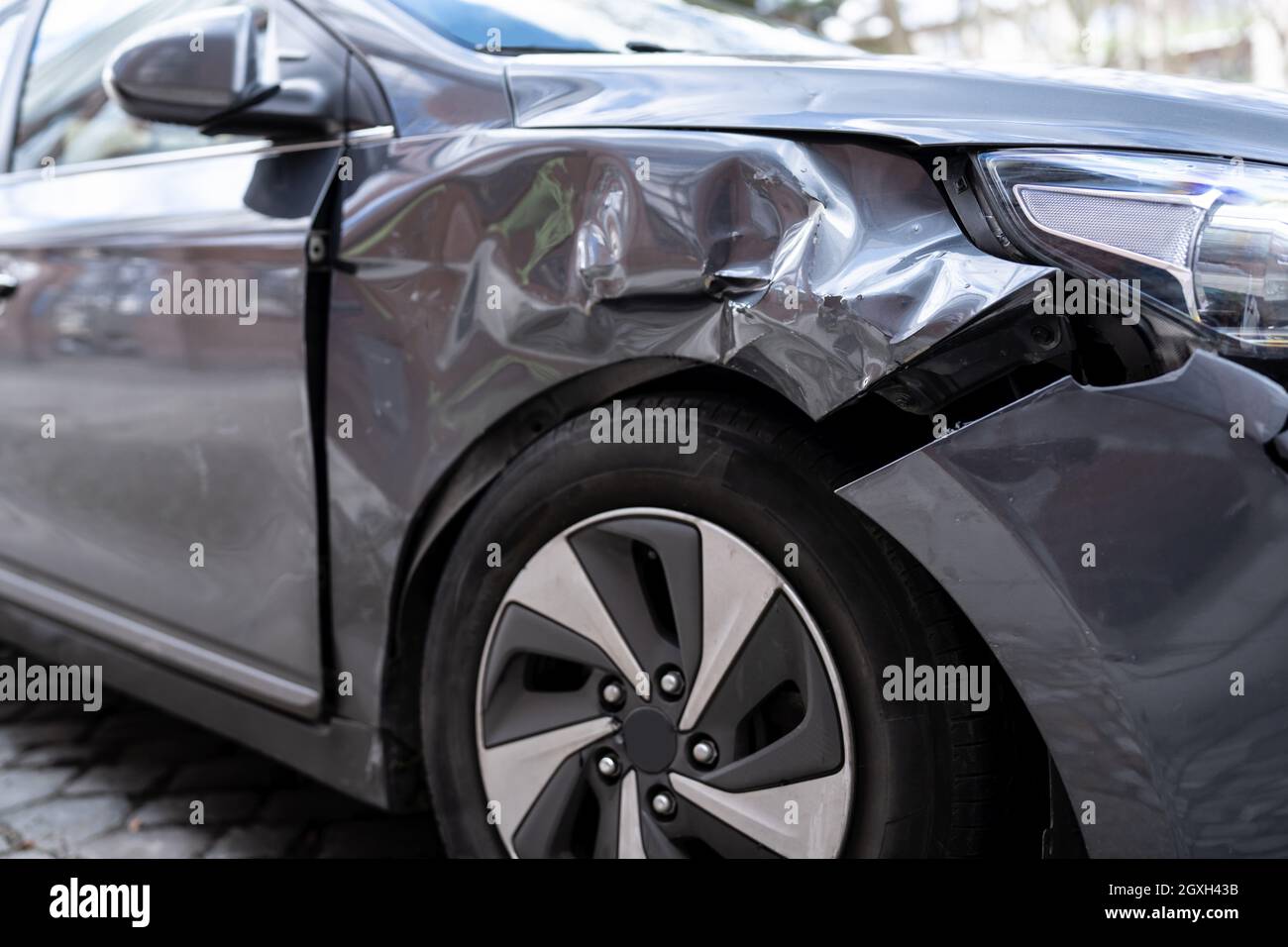 Assurance automobile et réparation. Dommages au véhicule après un accident Banque D'Images