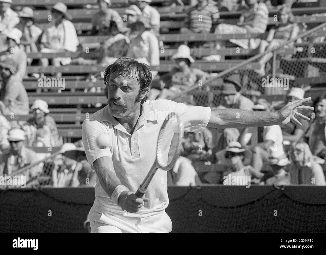 John Newcombe, Australian Open 1976, semi-finales, Kooyong Lawn tennis Club, 26 Dez.1975 - 4 janv. 1976, Melbourne. Banque D'Images