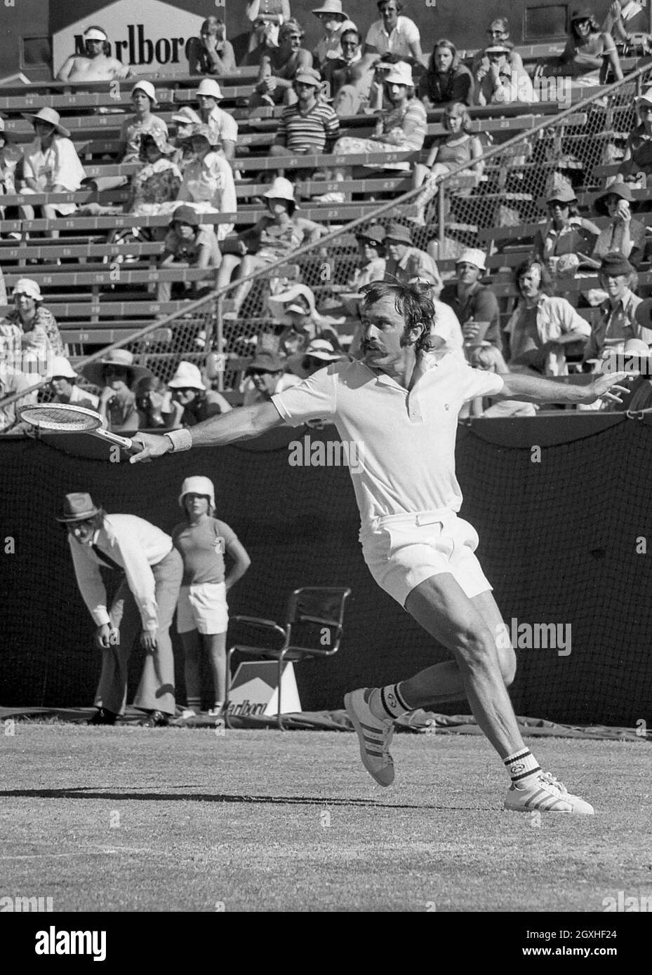 John Newcombe, Australian Open 1976, semi-finales, Kooyong Lawn tennis Club, 26 Dez.1975 - 4 janv. 1976, Melbourne. Banque D'Images