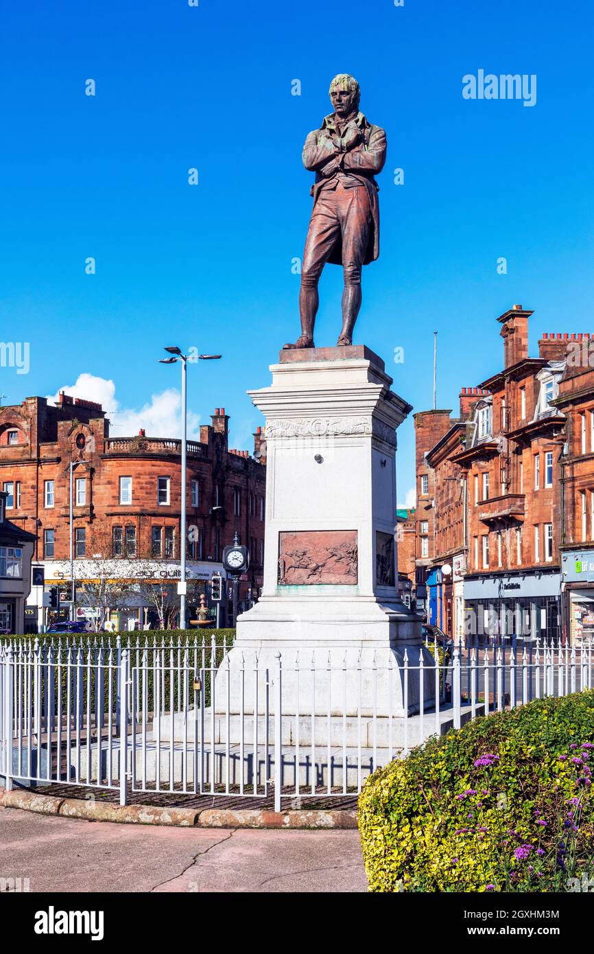 Statue de Robert Burns, barde national écossais, célèbre poète du XVIIIe siècle, à Burns Statue Square, Ayr, Écosse, Royaume-Uni Banque D'Images