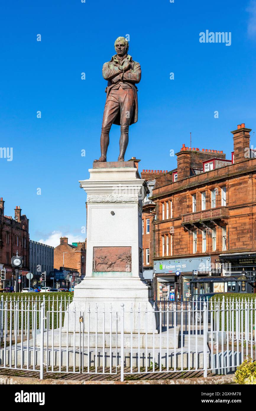 Statue de Robert Burns, barde national écossais, célèbre poète du XVIIIe siècle, à Burns Statue Square, Ayr, Écosse, Royaume-Uni Banque D'Images