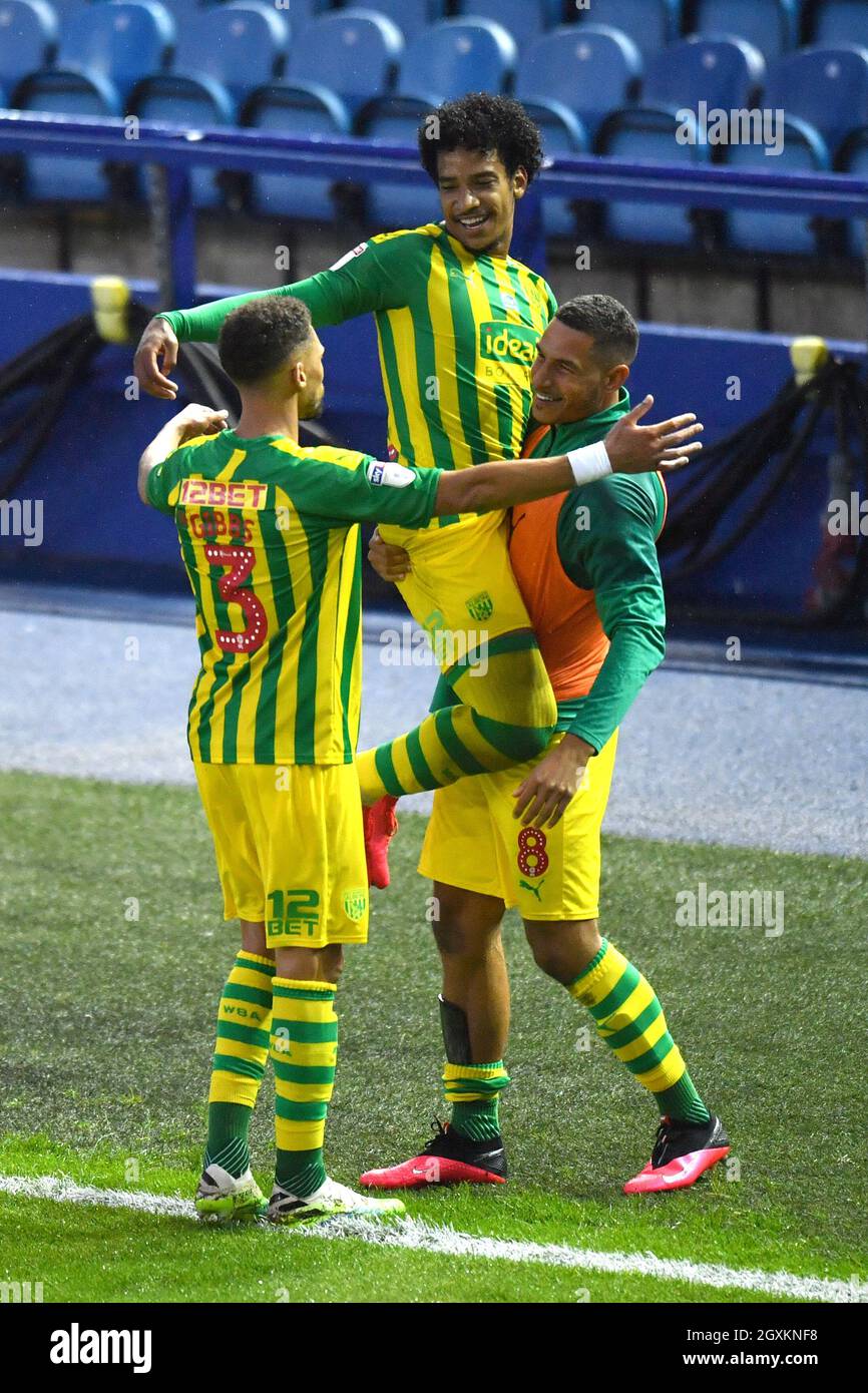 Le Mateus Pereira de West Bromwich Albion célèbre le troisième but de son match Banque D'Images