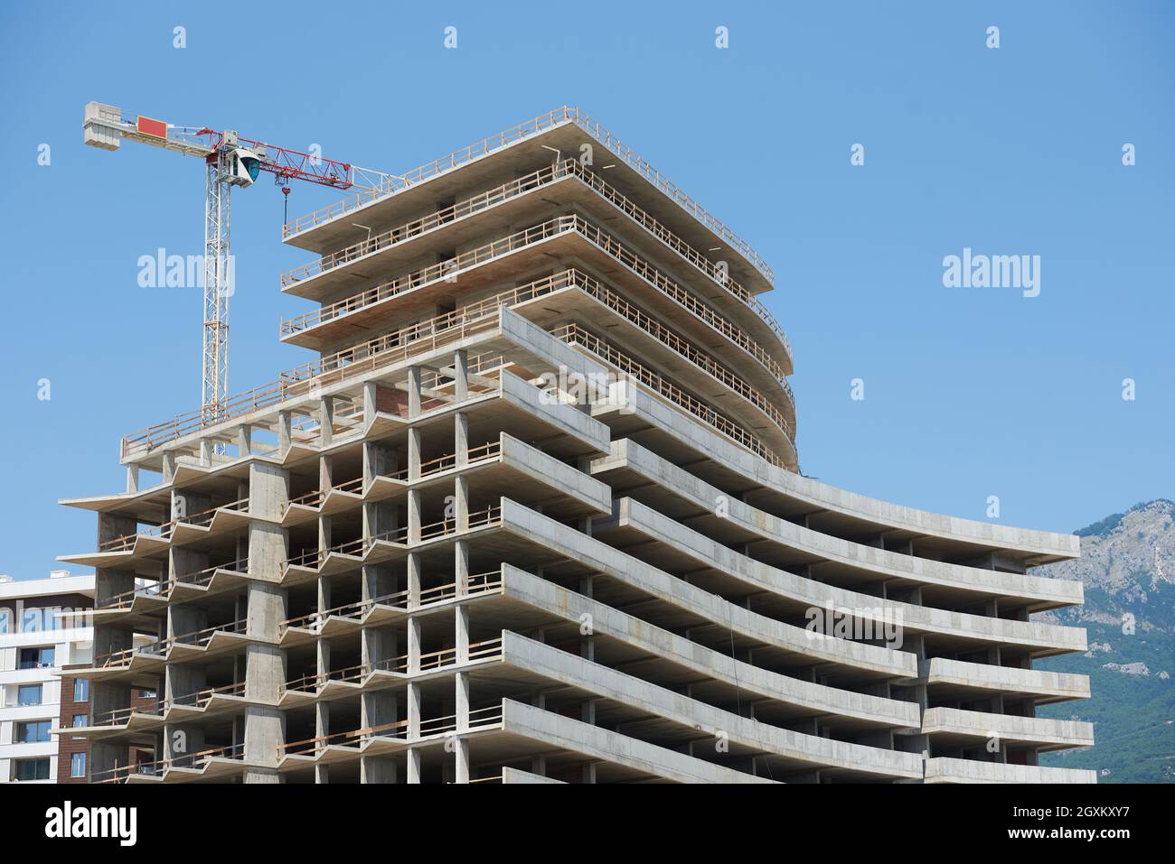 Construction d'un bâtiment moderne en acier et en béton en Europe Banque D'Images