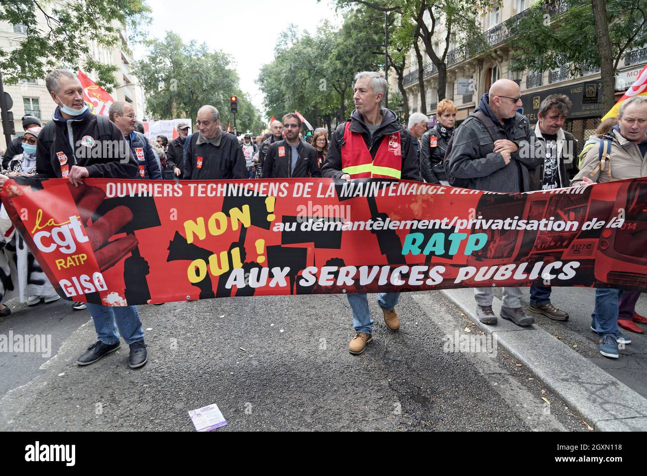 Paris, France.5 octobre 2021.Manifestation interprofessionnelle pour protester contre la réforme de l'assurance-chômage et la réforme des pensions. Banque D'Images