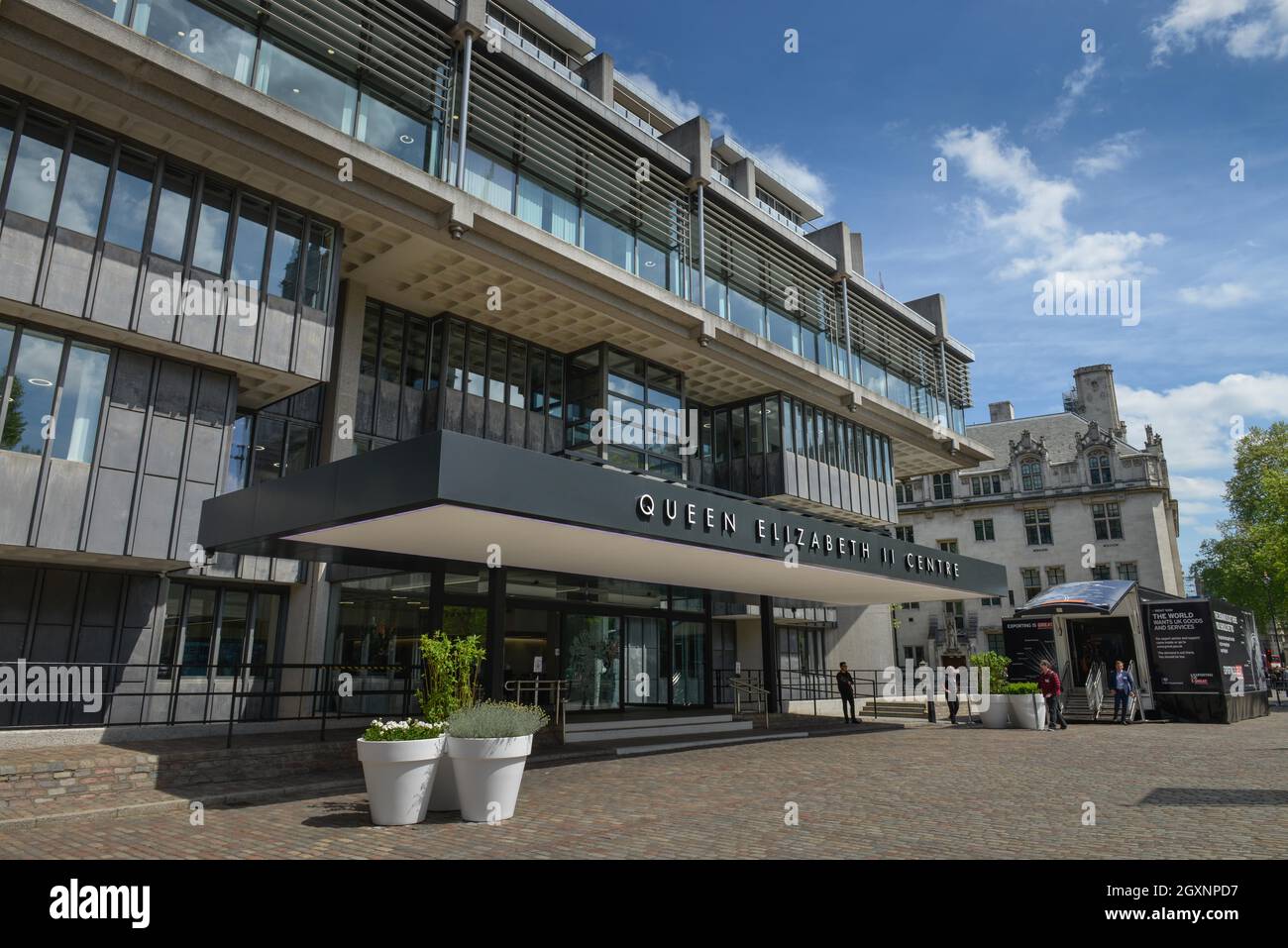 Centre Queen Elizabeth II, Broad Sanctuary, Westminster, Londres, Angleterre,Royaume-Uni Banque D'Images