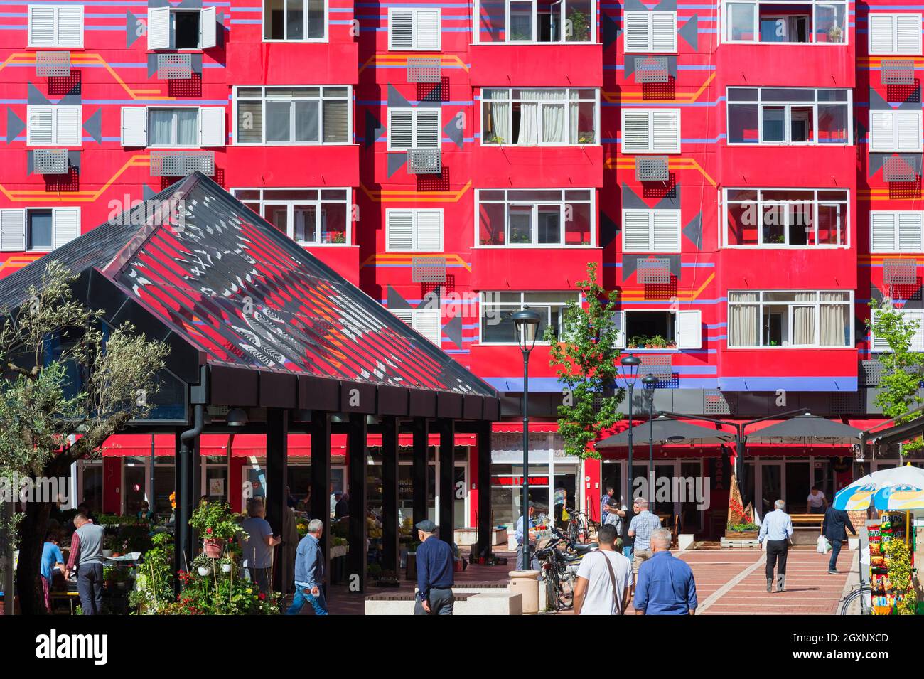 Maisons colorées près du Nouveau Bazar, Tirana, Albanie Banque D'Images