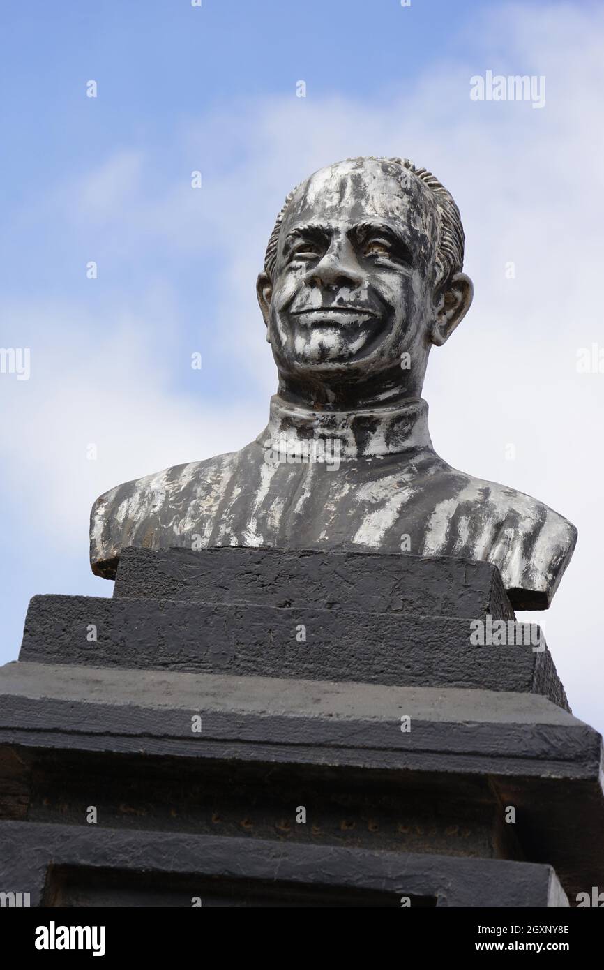 Buste du Père Louis Allah, place de Gustavo Monteiro, Assomada, île de Santiago, République du Cap-Vert Banque D'Images