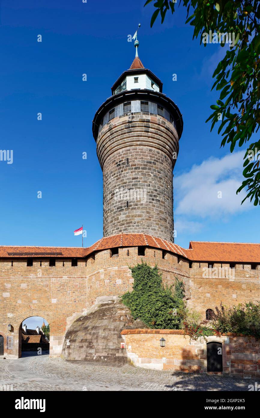 Tour Sinwell, vue de la libération du château, entrée de la piste, construite au XIIIe siècle, hauteur 41 mètres, tour de défense et donjon, tour ronde Banque D'Images