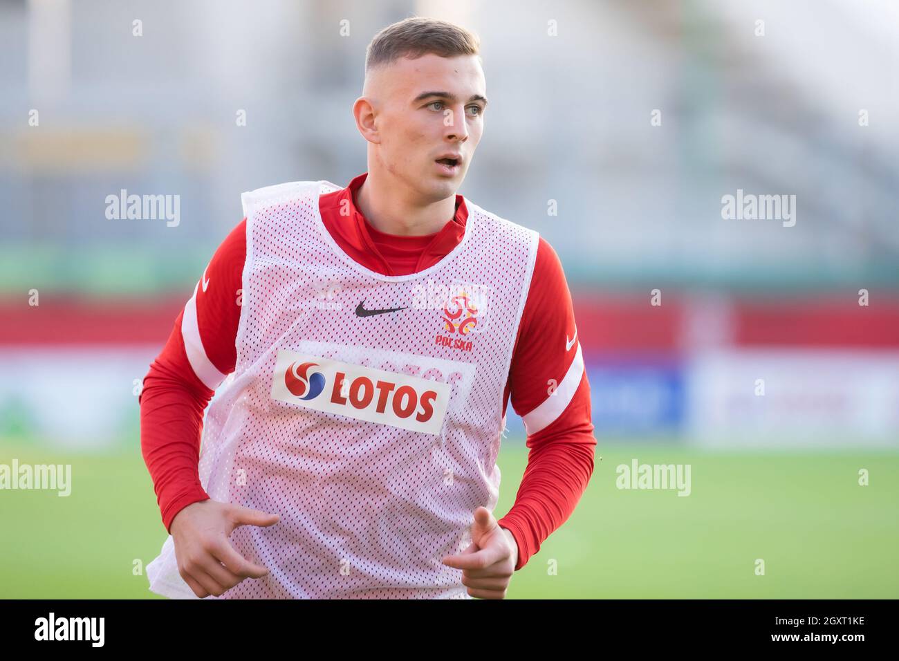 Varsovie, Pologne. 05e octobre 2021. Kacper Kozlowski de Pologne en action lors de la session d'entraînement officielle de l'équipe nationale polonaise de football avant la coupe du monde de la FIFA, Qatar 2022 qualifications contre Saint-Marin et l'Albanie à Varsovie. (Photo de Mikolaj Barbanell/SOPA Images/Sipa USA) crédit: SIPA USA/Alay Live News Banque D'Images