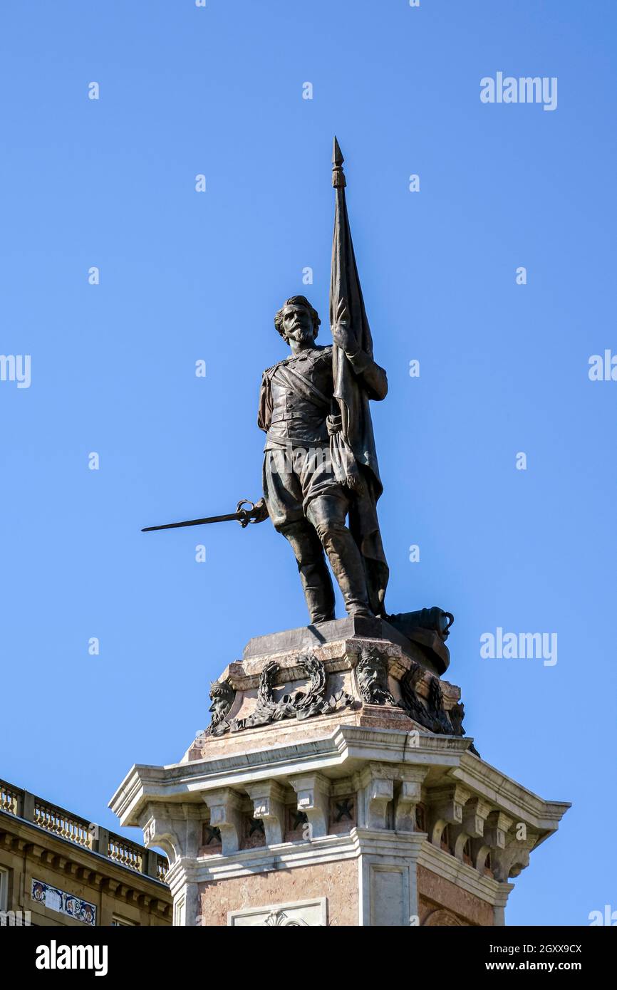 San Sebastian, Espagne 12 septembre 2020 : place avec monument à l'amiral Antonio de Oquendo à San Sebastian, Espagne Banque D'Images