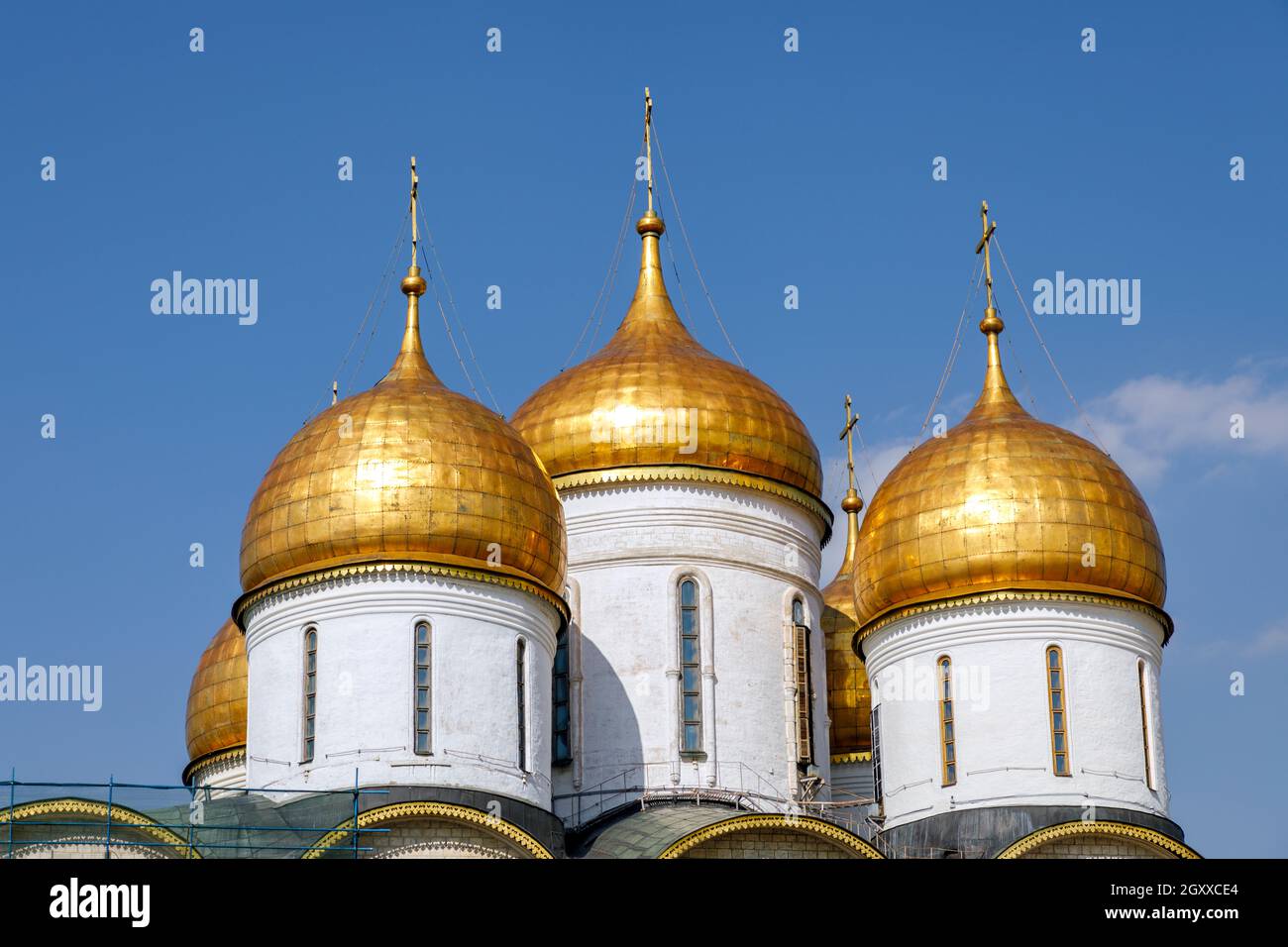 Moscou, Russie - 13 septembre 2018 : paysage avec vue sur les dômes des cathédrales du Kremlin de Moscou. Détails Banque D'Images