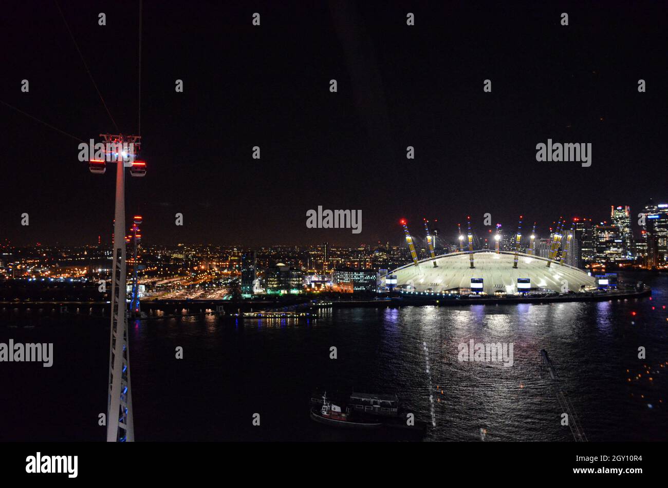 Les quais royaux des Émirats de Londres et la télécabine au-dessus de la Tamise Banque D'Images