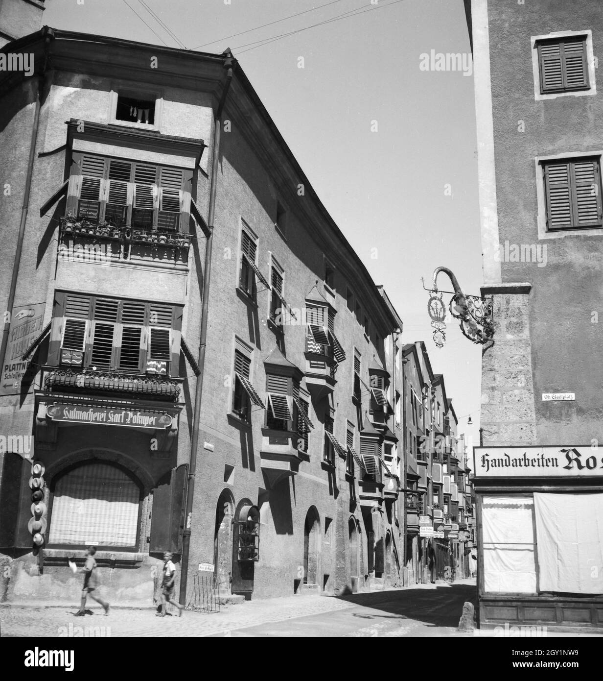 Die Rosengasse und der zum Oberen Plan en 91564, Hall in Tirol Österreich 1930 er Jahre. Rosengasse Lane et la façon de l'Oberer Stadtplatz square à Hall, Tyrol, Autriche 1930. Banque D'Images