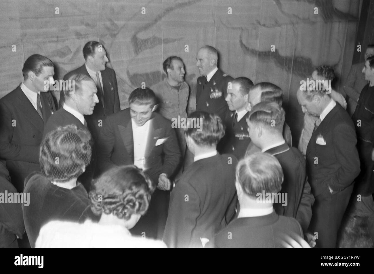 Vorbereitung einer Aufführung an der Oper, Deutschland 1940er Jahre. Préparation d'un spectacle d'opéra, Allemagne années 1940. Banque D'Images