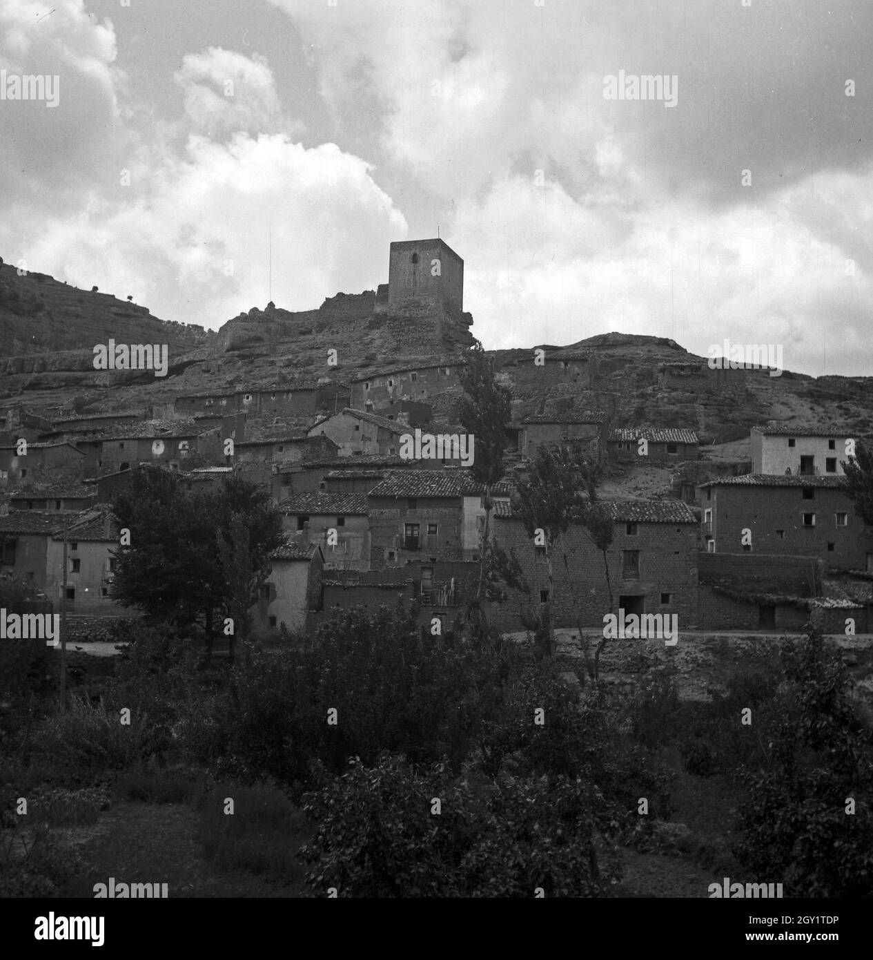 Kleines Dorf am Hang gelegen, Spanen 1930er Jahre. Petit village, Espagne années 1930. Banque D'Images