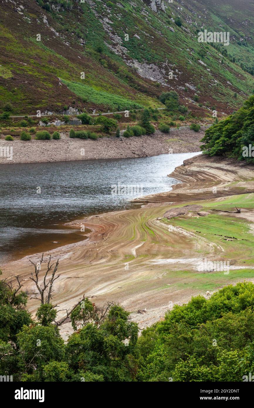 Faibles niveaux d'eau au réservoir Elan Valley Wales UK Banque D'Images