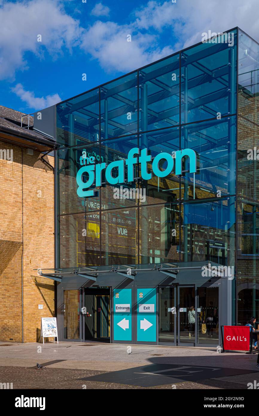 Le Grafton Centre couvrait le centre commercial Cambridge, Royaume-Uni. Initialement développé au début des années 1980, il a été considérablement rénové en 2017. Banque D'Images