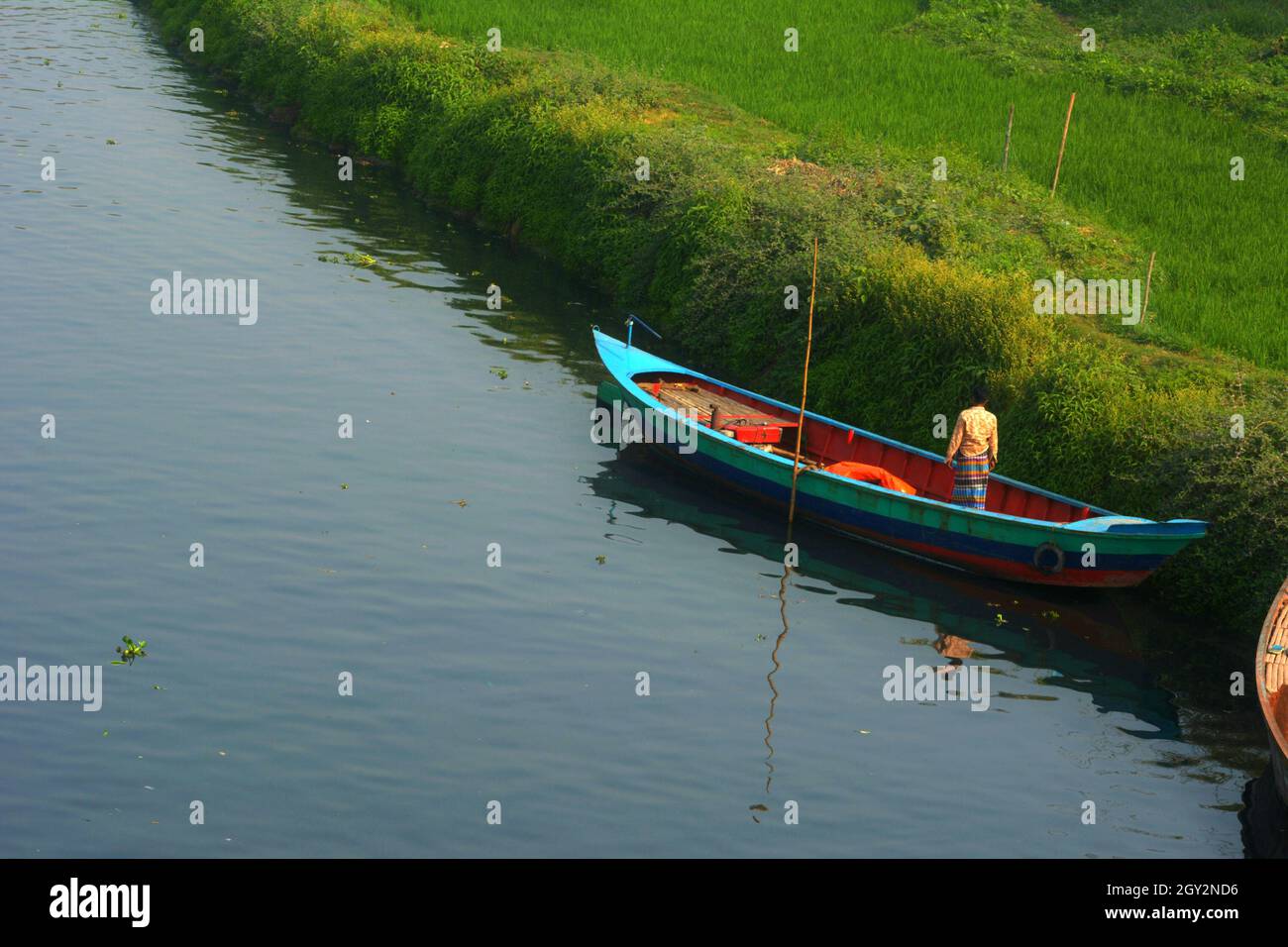 Rivière et bateau Banque D'Images