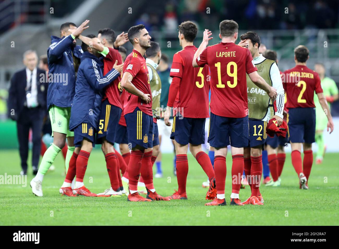 Milan, Italie.06e octobre 2021. Les joueurs d'Espagne célèbrent après avoir remporté la demi-finale de l'UEFA Nations League entre l'Italie et l'Espagne au Stadio Giuseppe Meazza le 6 octobre 2021 à Milan, Italie .Credit: Marco Canoniero / Alamy Live News Banque D'Images