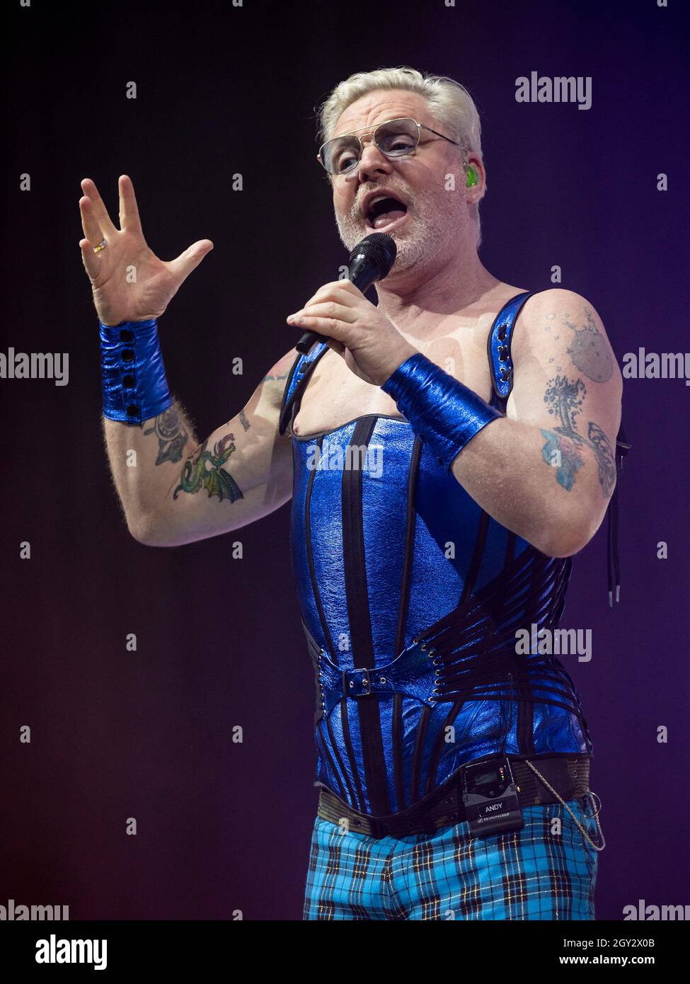 Édimbourg, Écosse, Royaume-Uni.06e octobre 2021.Erasure se produire en direct au Edinburgh Usher Hall le mercredi 6 octobre 2021 pour promouvoir leur dix-huitième album studio, les membres du groupe Neon: Andy Bell et Vince Clarke crédit: Alan Rennie/Alamy Live News Banque D'Images