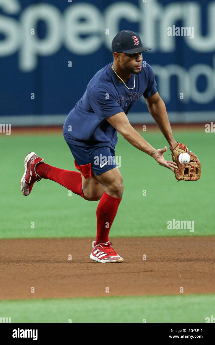 Saint-Pétersbourg, Floride.États-Unis; Boston Red Sox shortstop Xander Bogaerts (2) lors de l'American League Division Series, le mercredi 6 octobre 2021, Banque D'Images
