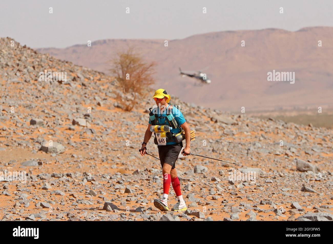 Etape mystère.6 octobre 2021.Marathon des Sables, stade 4 d'un ultra-marathon de six jours, 251 km, soit environ la distance de six marathons réguliers.La plus longue étape est de 82 km de long.Cette course de plusieurs jours se déroule chaque année dans le sud du Maroc, dans le désert du Sahara.Crédit : action plus Sports/Alamy Live News Banque D'Images