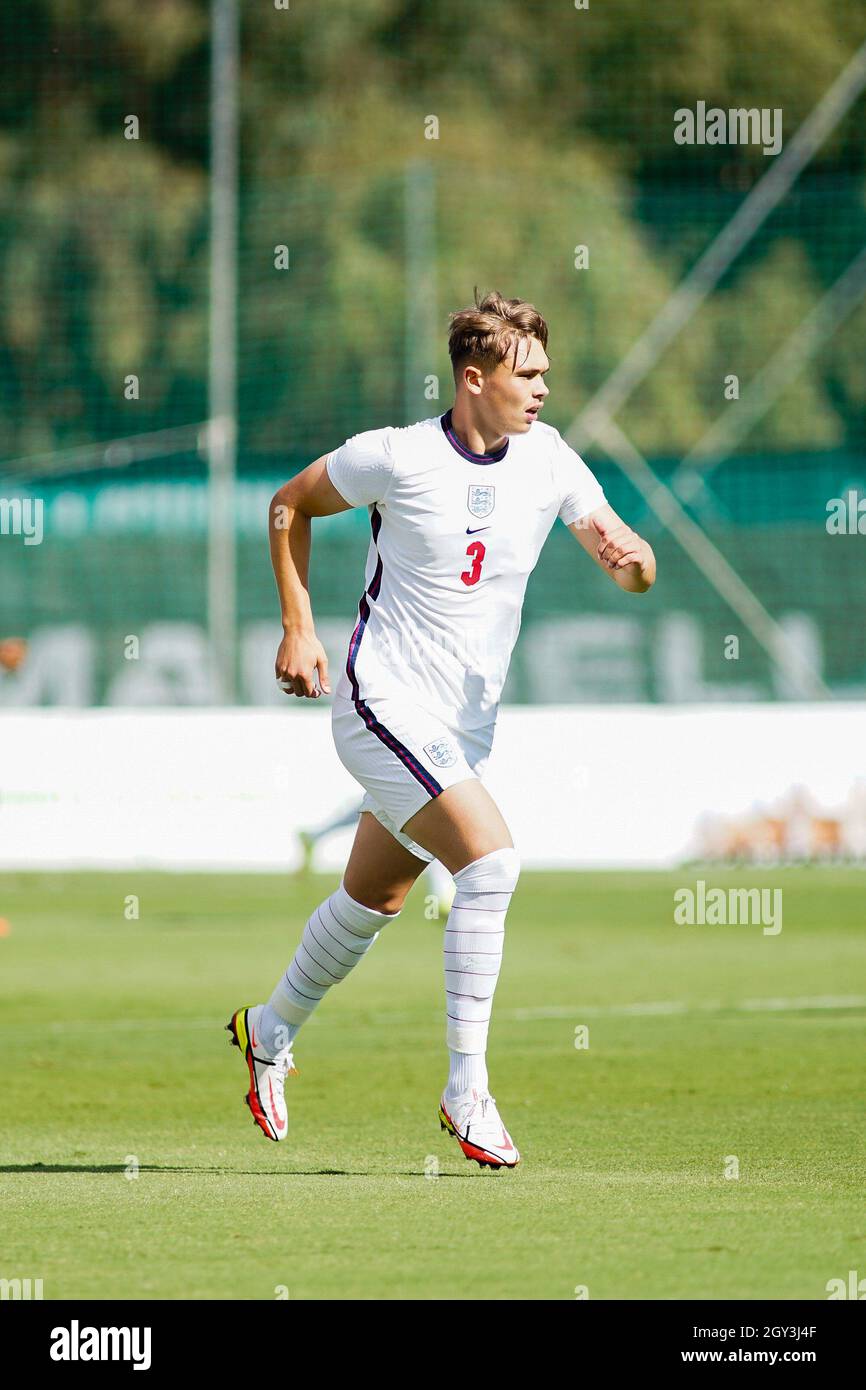 Callum Doyle d'Angleterre en action pendant la France contre l'Angleterre U19 match amical au centre de football de Marbella.(Note finale : France 3:1 Angleterre) Banque D'Images