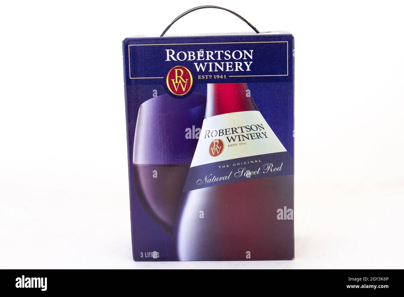 Johannesburg, Afrique du Sud - une boîte de vin rouge doux Robertson Winery  isolée sur un fond clair Photo Stock - Alamy