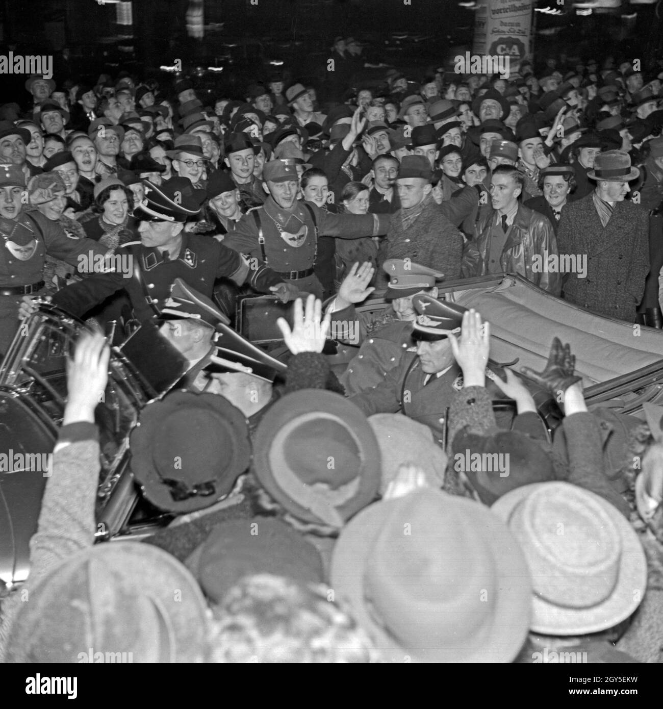 Am Tag der Solidarität dans Parteifunktionäre sammeln, wie hier Hermann Göring, und Künstler für das Winterhelfswerk, Deutschland 1930 er Jahre. Banque D'Images
