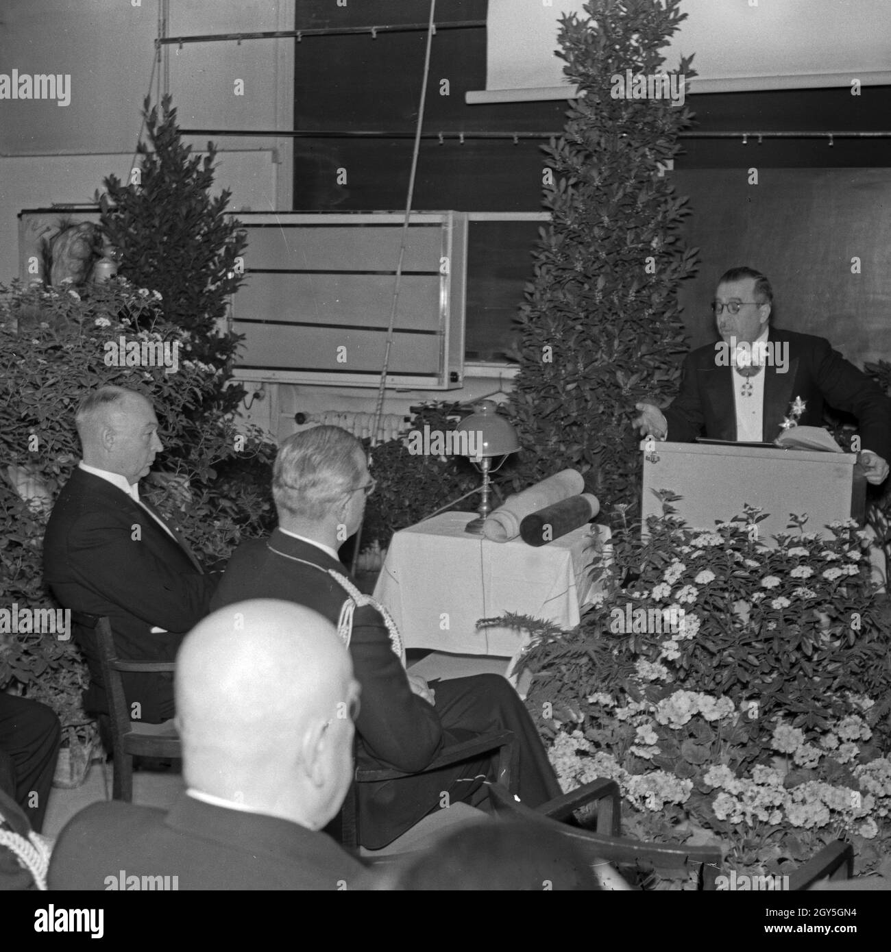 Funktionäre BEI einer Feierlichkeit in der Universität, Berlin Deutschland 1939.Fonctionnaires lors d'une cérémonie à l'université, Berlin Allemagne 1939. Banque D'Images