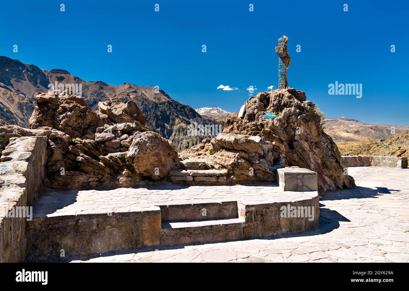 Monument Cruz Del Condor au Colca Canyon au Pérou Banque D'Images