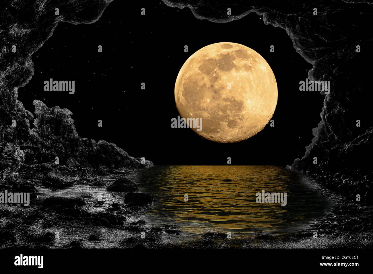 Planète Lune et ombres dans l'eau regarder à travers les grottes. Éléments du meublé par la NASA. Banque D'Images