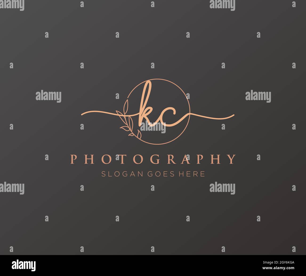Logo KC féminin.Utilisable pour les logos nature, salon, Spa, cosmétique et Beauté.Elément de modèle de logo Flat Vector. Illustration de Vecteur