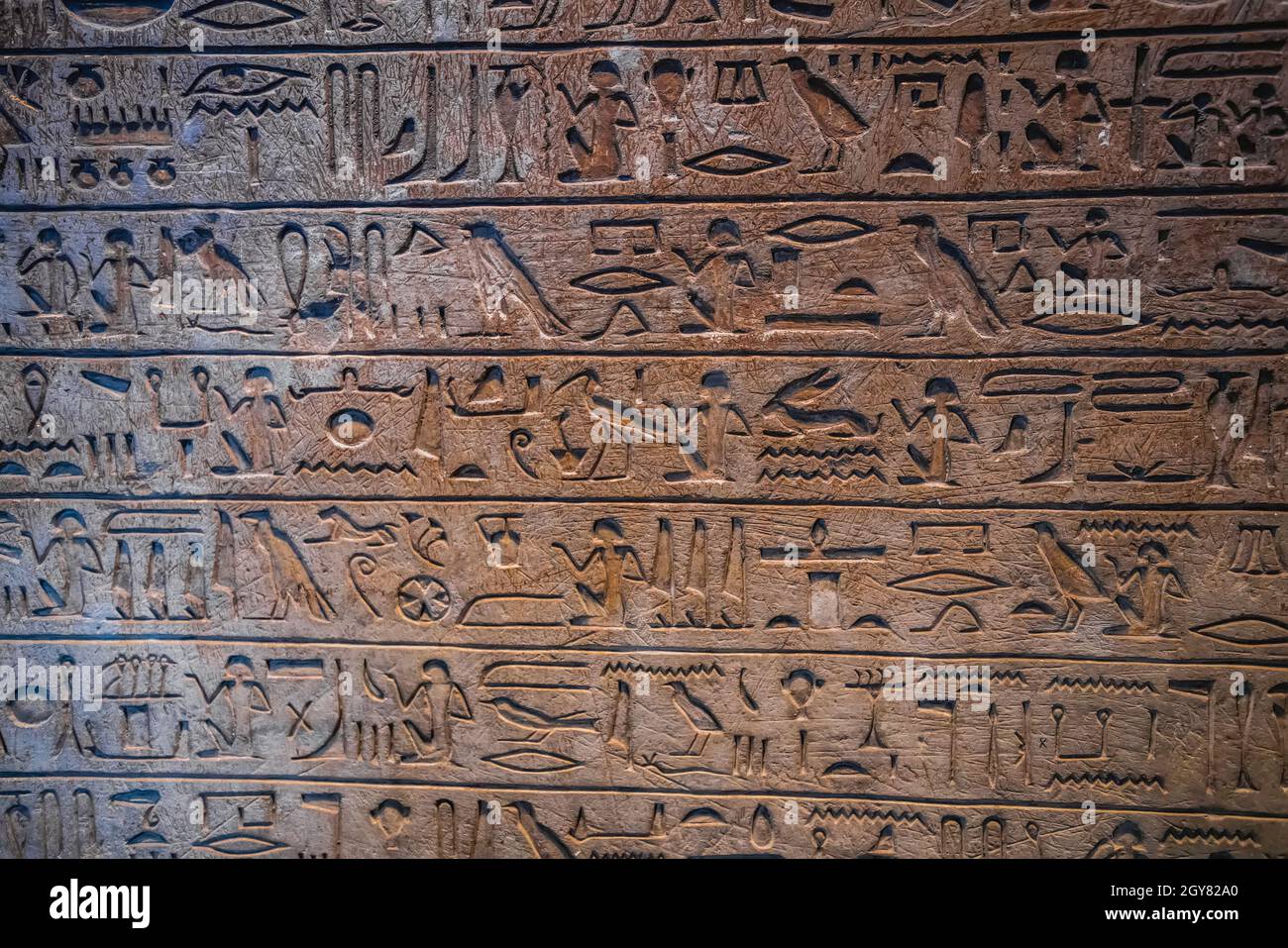 Objets égyptiens au Louvre, Paris, France Banque D'Images